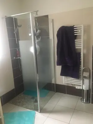 Salle de bains dans l'établissement Maison La Rochelle lagord