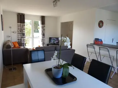 Télévision ou salle de divertissement dans l'établissement Maison entre vieux port et Minimes