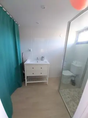 Salle de bains dans l'établissement Bongraine Océan