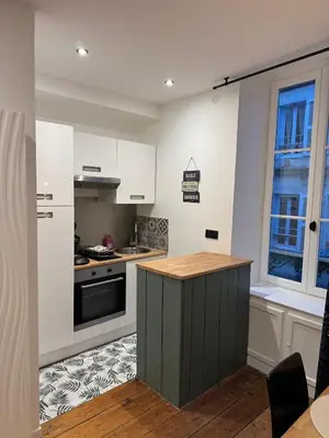 Cuisine ou kitchenette dans l'établissement ღ Evescot - T2 cosy à deux pas du Vieux-Port