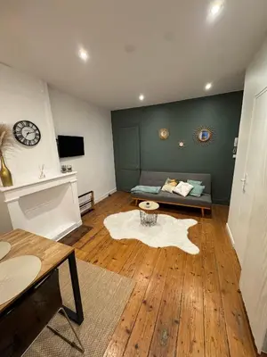 Télévision ou salle de divertissement dans l'établissement ღ Evescot - T2 cosy à deux pas du Vieux-Port
