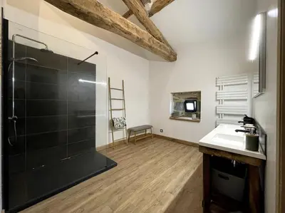 Cuisine ou kitchenette dans l'établissement Gîte à la campagne au bord d'un Lac 8 personnes