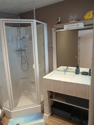 Salle de bains dans l'établissement Gîte Zoé