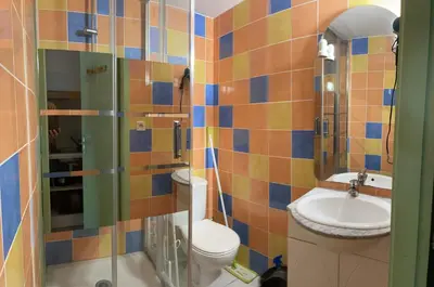 Salle de bains dans l'établissement A -15min à Vélo du vieux Port La Rochelle 4