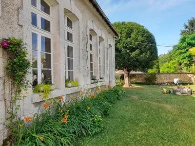 Jardin de l'établissement Chambre d'hôtes de l'Ancienne école