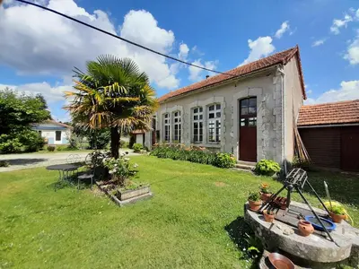 Jardin de l'établissement Chambre d'hôtes de l'Ancienne école