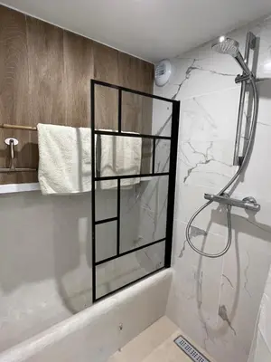 Salle de bains dans l'établissement Le Clos de Flo