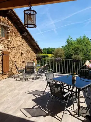 Balcon ou terrasse dans l'établissement Millstone Gite 2, two bed apartment + shared pool