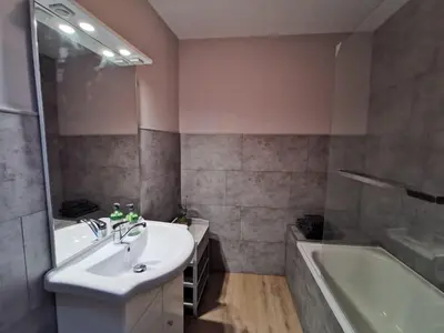 Salle de bains dans l'établissement Appartement centre ville, parking gratuit