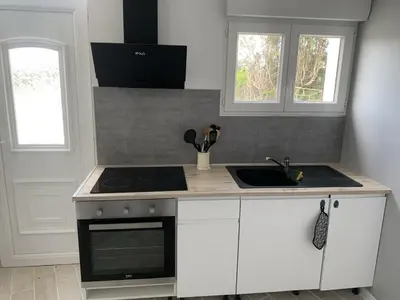 Cuisine ou kitchenette dans l'établissement Maison 17730 Port-Des-Barques Charente-Maritime 18 rue,du phare