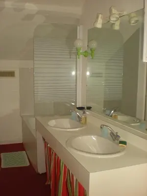 Salle de bains dans l'établissement Ronsard