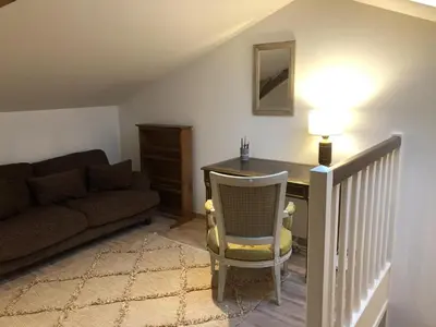 Coin salon dans l'établissement La biche