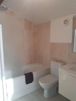 Salle de bains dans l'établissement Le Barry