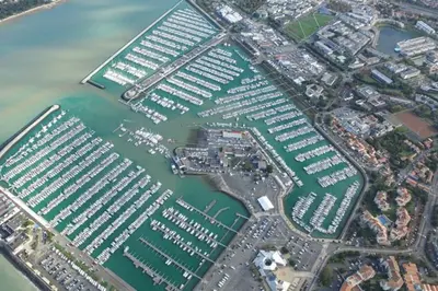 Vue générale sur la mer ou vue sur la mer prise depuis l'appartement