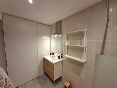 Salle de bains dans l'établissement Appart Cocooning proche centre ville et gare de La Rochelle