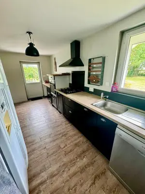 Cuisine ou kitchenette dans l'établissement Gîte marais poitevins le grand sablon ouest