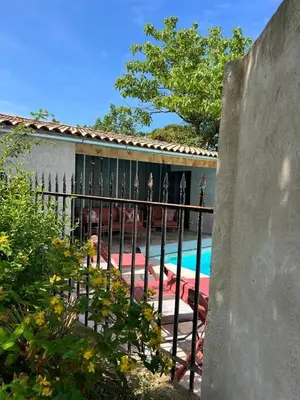Piscine de l'établissement Le240b #4 ou située à proximité