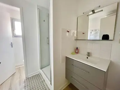 Salle de bains dans l'établissement Caporizon-La Moulinette-5min Gare et Port