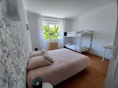 Un ou plusieurs lits dans un hébergement de l'établissement Maison à 400 m du vieux port