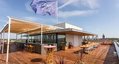 Restaurant ou autre lieu de restauration dans l'établissement Coquette maison & extérieur