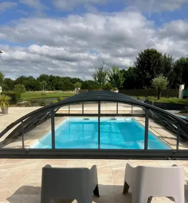 Piscine de l'établissement Le Chai des Annereaux ou située à proximité