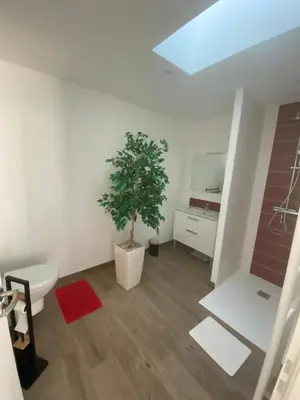 Salle de bains dans l'établissement maison la rochelle 3 étoiles