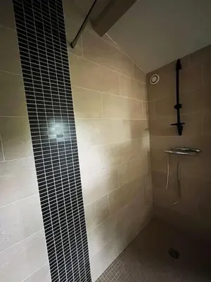 Salle de bains dans l'établissement Maison cosy avec parking gratuit