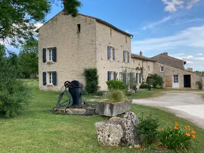 Jardin de l'établissement Chambre d’hôtes de la Source