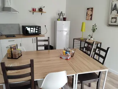 Cuisine ou kitchenette dans l'établissement Les Iris - Chambre Chêne - petit déjeuner