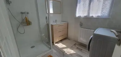 Salle de bains dans l'établissement Maison de vacances en plein cœur de Châtelaillon-Plage