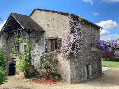 Jardin de l'établissement Gîte de charme La Pocterie
