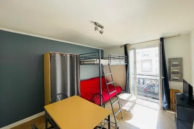 Coin salon dans l'établissement Lovely studio near the old port and train station