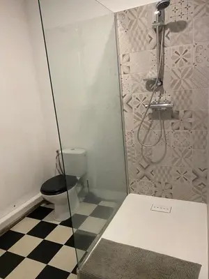 Salle de bains dans l'établissement Appartement chaleureux au cœur de la ville