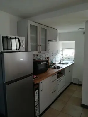 Cuisine ou kitchenette dans l'établissement Gîte indépendant neuf, idéal vacances nature au calme, proche rivières, N147 & Civaux