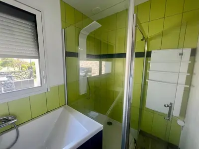 Salle de bains dans l'établissement Le Cottage - Jolie Maison à Buxerolles