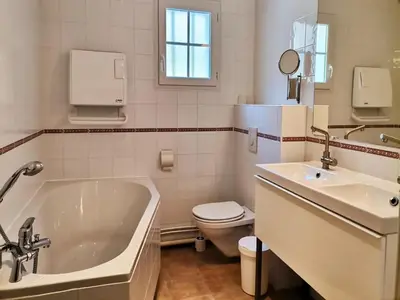 Salle de bains dans l'établissement Villa with garden near beautiful golf course