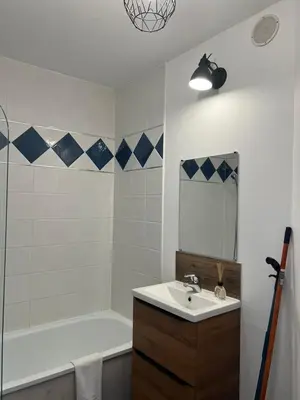 Salle de bains dans l'établissement HAVANA du Futuroscope