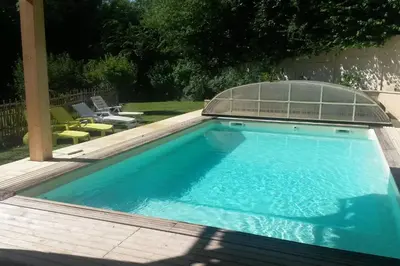 Piscine de l'établissement le Moulin de Garreau ou située à proximité