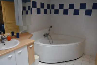 Salle de bains dans l'établissement le Moulin de Garreau