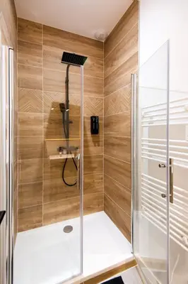 Salle de bains dans l'établissement Magnifique T3 totalement rénové, hypercentre Rochefort, arrivée autonome !