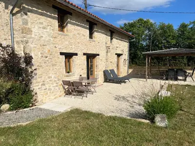 Jardin de l'établissement Gîte Chez Père Thomas pour 2-3 pers