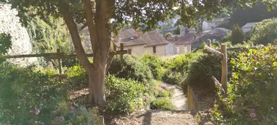 Jardin de l'établissement Gîte Férolle