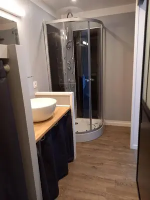 Salle de bains dans l'établissement La Grelauderie 4