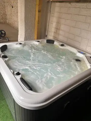 Plan de l'établissement maison chaleureuse ,avec piscine, spa, Futuroscope