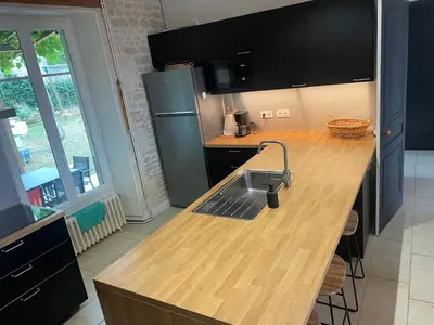 Cuisine ou kitchenette dans l'établissement Maison de vacances familiale au cœur du marais poitevin