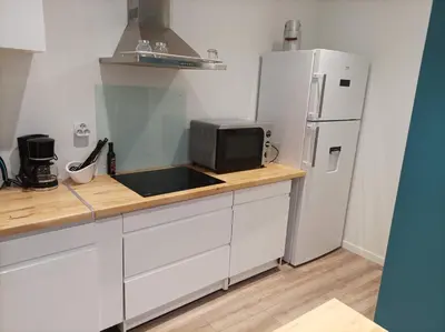 Cuisine ou kitchenette dans l'établissement Gîte de charme - 3 chambres, 5 lits - de 4 à 7 personnes