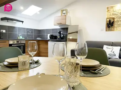 Cuisine ou kitchenette dans l'établissement La Brèche Niortaise by CozyLife - Centre Ville- Gare