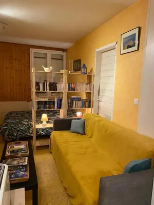 Coin salon dans l'établissement maisonnette