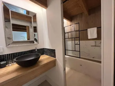 Salle de bains dans l'établissement LE CLOS DE FLO 17