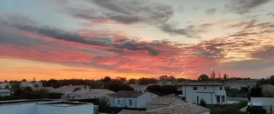 Lever ou coucher de soleil vu de l'appartement ou à proximité